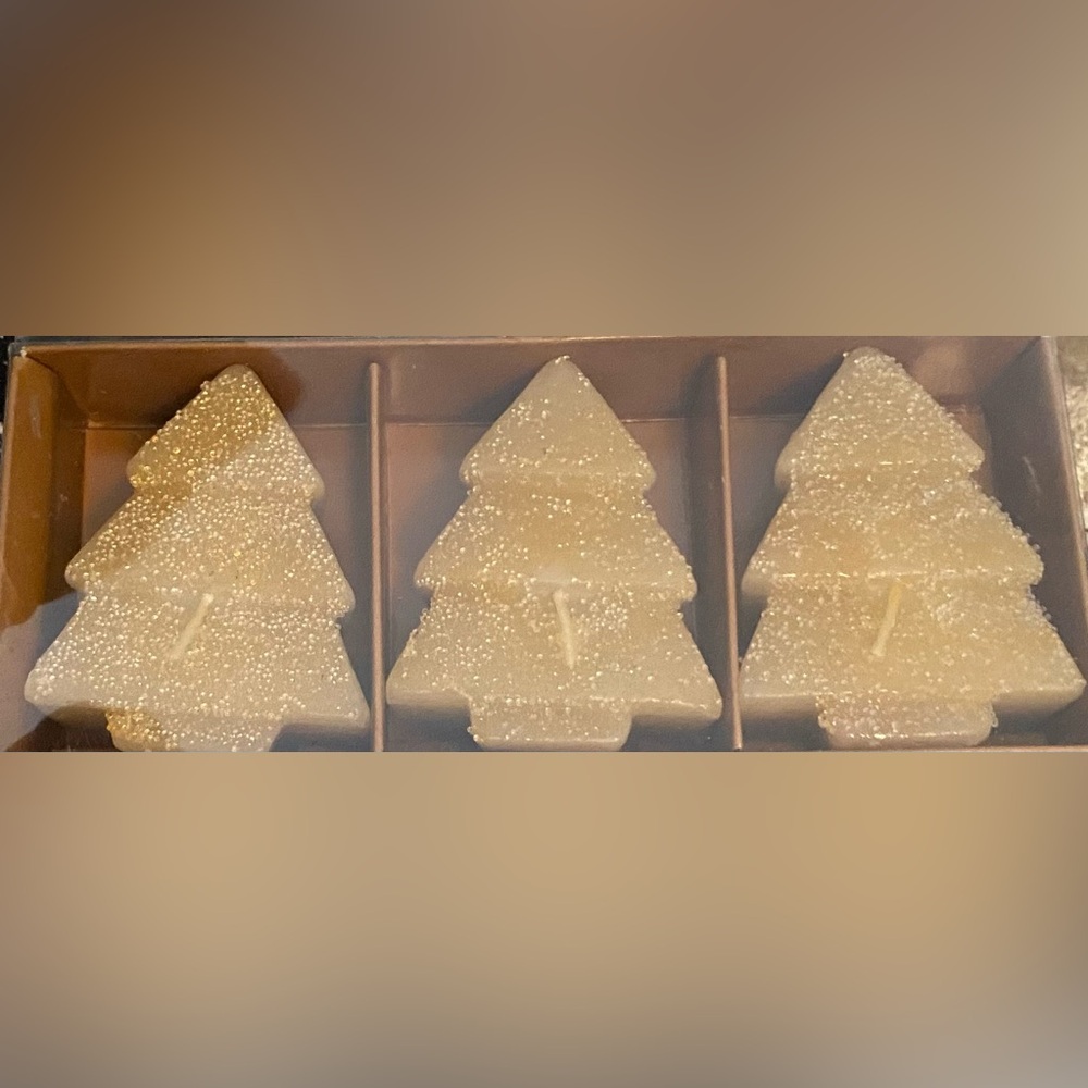 NEW Christmas TREE candle (set of 3)
